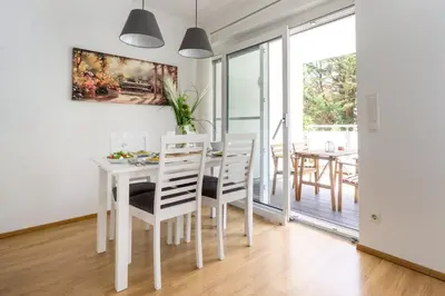 Grundriss der Unterkunft Apartment in quiet Area with Balcony and Parking, Walking distance to U1 Metro