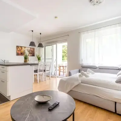 Apartment in quiet Area with Balcony and Parking