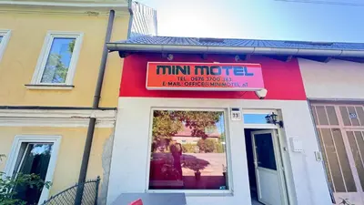 Das Gebäude in dem sich das Stundenhotel befindet