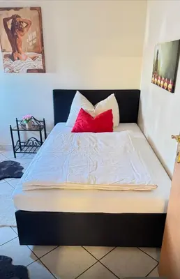 Ein Bett oder Betten in einem Zimmer der Unterkunft Stundenzimmer-sollenau - Mini Motel