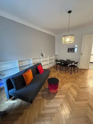 Ein Sitzbereich in der Unterkunft Wiener Altbau-Revival