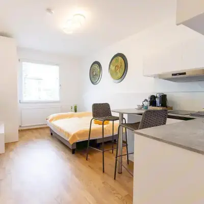 2BR Getaway w Balcony & Fast WiFi