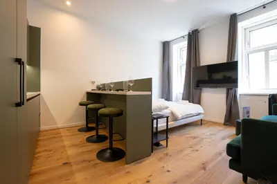 Ein Bett oder Betten in einem Zimmer der Unterkunft Modern stay with king-size bed Self check-in