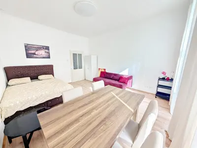 Ein Bett oder Betten in einem Zimmer der Unterkunft Charming Stay - Close to Vienna Attractions MZ18
