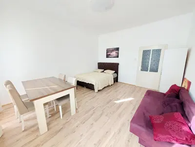 Ein Bett oder Betten in einem Zimmer der Unterkunft Charming Stay - Close to Vienna Attractions MZ18