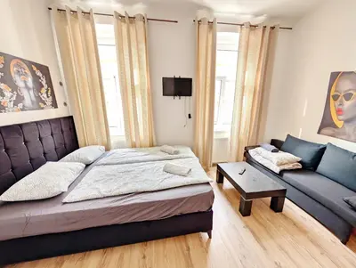 Ein Bett oder Betten in einem Zimmer der Unterkunft Charming Stay - Close to Vienna Attractions MZ27