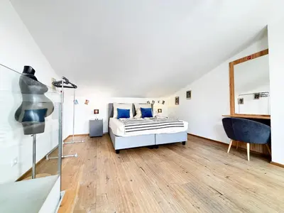 Ein Bett oder Betten in einem Zimmer der Unterkunft Hideout Villas, 3 Bedrooms, free parking, garden area, terrace