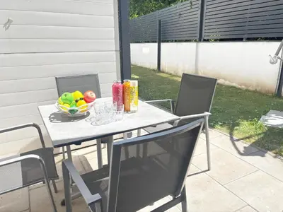 Getränke in der Unterkunft Hideout Villas, 3 Bedrooms, free parking, garden area, terrace