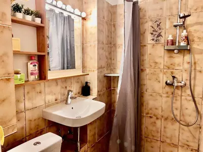 Ein Badezimmer in der Unterkunft TheWICKI 2250 - Wunderschöne Apartments in Wien