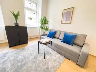 Ein Sitzbereich in der Unterkunft 2 Bedroom Apartments, 18 Min to city center, Kitchen, Smart TV