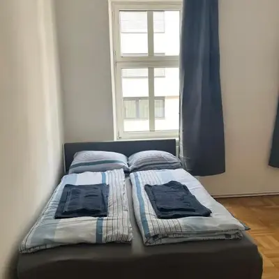 Stylish 1BR City Apartment for 5