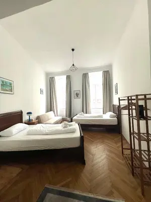 Ein Bett oder Betten in einem Zimmer der Unterkunft 2-Bedroom Apartment