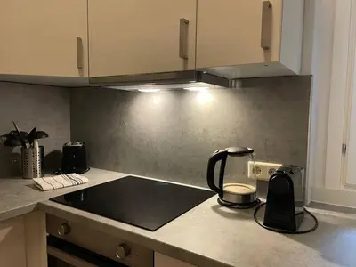 Küche/Küchenzeile in der Unterkunft Sunny 3BR Central Apartment