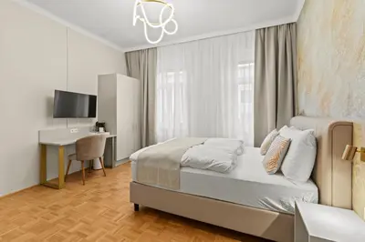 Ein Bett oder Betten in einem Zimmer der Unterkunft Meidling Rooms I 1 Min to U6 I Self Check In