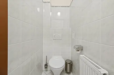 Ein Badezimmer in der Unterkunft Meidling Rooms I 1 Min to U6 I Self Check In