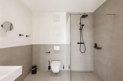 Ein Badezimmer in der Unterkunft Limehome Vienna Hietzinger Hauptstraße