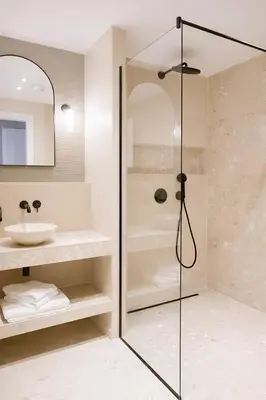 Ein Badezimmer in der Unterkunft HeyMi Apartments Brick Lane Vienna