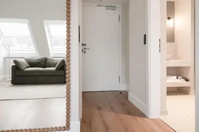 Ein Sitzbereich in der Unterkunft HeyMi Apartments Brick Lane Vienna