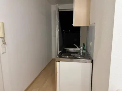 Küche/Küchenzeile in der Unterkunft Spacious City Apartment for 2 I Free Parking