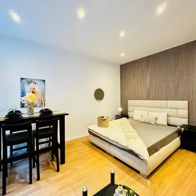 Comfy 1-Bedroom Apartment