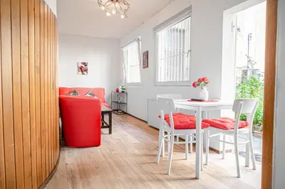 Grundriss der Unterkunft Comfortable 2BR Apt, Close to Belvedere Palace