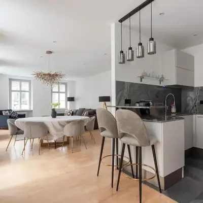 Luxuriöses Apartment mitten im Zentrum in Ruhelage mit AC