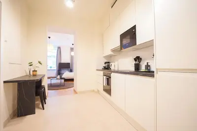 Küche/Küchenzeile in der Unterkunft High-End Studio in Elegant Condo