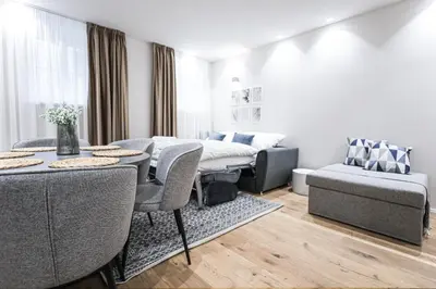 Ein Sitzbereich in der Unterkunft BRAND NEW! Apartment Silver - right near Schönbrunn Palace
