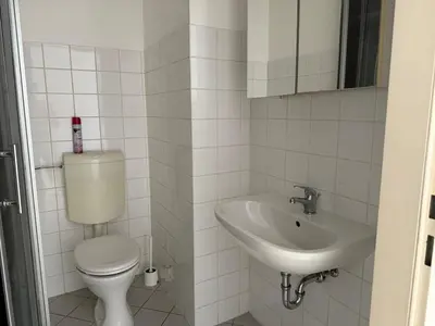 Ein Badezimmer in der Unterkunft Bright and Cozy Apartment for 2 I Free Parking