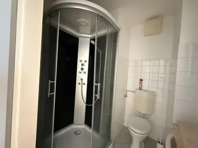 Ein Badezimmer in der Unterkunft Bright and Cozy Apartment for 2 I Free Parking