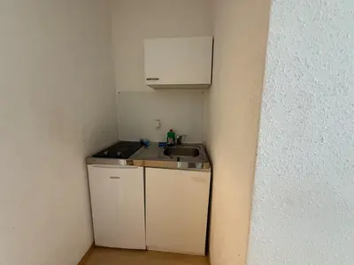 Küche/Küchenzeile in der Unterkunft Bright and Cozy Apartment for 2 I Free Parking