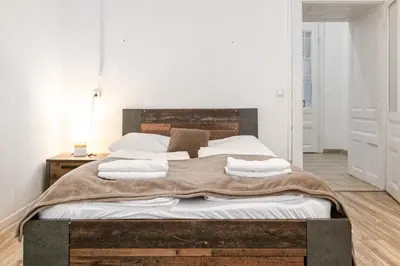 Grundriss der Unterkunft Shiny & Comfy 1BR Apt Ideal for Long Stays