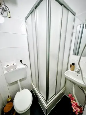 Ein Badezimmer in der Unterkunft Family Apartment near Schönbrunn Palace HL2