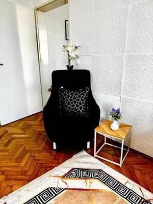 Ein Sitzbereich in der Unterkunft Charming Stay - Close to Vienna Attractions MZ17b