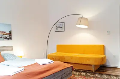 Ein Sitzbereich in der Unterkunft Lovely 2BR Apartments Very Central