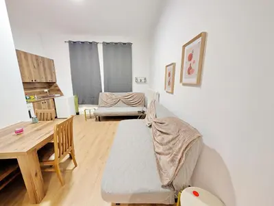Grundriss der Unterkunft Spacious Apartment for Group Stays - 15 Min from Airport & City Center, 5 Min from Vienna Main-Bus Station EZ11