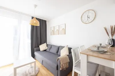 Ein Sitzbereich in der Unterkunft Deluxe Apartment with garden! Free Garage Parking included! Near SCS & Industry Center NÖ