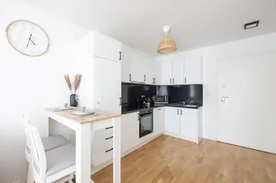 Küche/Küchenzeile in der Unterkunft Deluxe Apartment with garden! Free Garage Parking included! Near SCS & Industry Center NÖ