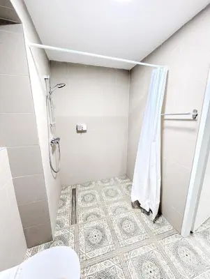 Ein Badezimmer in der Unterkunft Elegant Vienna Apartments in Prime Location Steps from Danube & Prater YB4