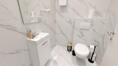 Ein Badezimmer in der Unterkunft Lovely Apartment - 15 Min from Airport & City Center, 5 Min from Vienna Main-Bus Station EZ10b