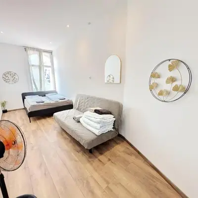 Lovely Apartment - 15 Min from Airport & City Center
