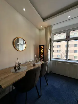 Grundriss der Unterkunft Private Rooms in Spacious 7-Bedroom Apartment, Prime Location