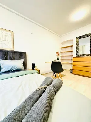 Grundriss der Unterkunft Private Rooms in Spacious 7-Bedroom Apartment, Prime Location