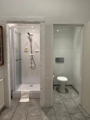 Ein Badezimmer in der Unterkunft PostersApt3-Cozy Cinema Vibes
