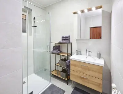 Ein Badezimmer in der Unterkunft Ruhiges Doppelzimmer bei Wien mit eigenem Bad