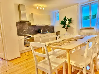 Küche/Küchenzeile in der Unterkunft Luxury 130 m2 Apartment with Garden