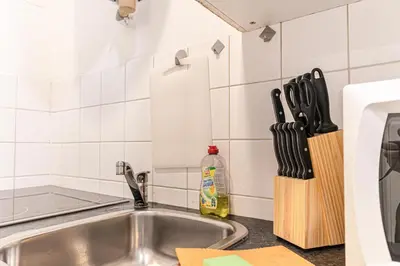 Küche/Küchenzeile in der Unterkunft Affordable Stylish Studio Easy City Access