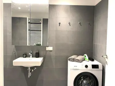 Grundriss der Unterkunft Modern Rooftop Apartment with Free Parking