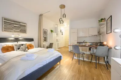 Ein Bett oder Betten in einem Zimmer der Unterkunft Quiet & Comfortable Studio Apartment in Vienna