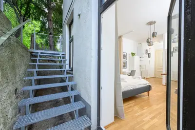 Ein Bett oder Betten in einem Zimmer der Unterkunft Quiet & Comfortable Studio Apartment in Vienna